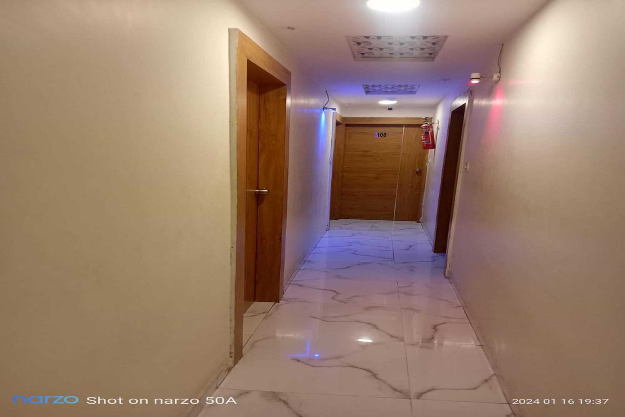 Hotel New Lake View Amhedabad Dış mekan fotoğraf