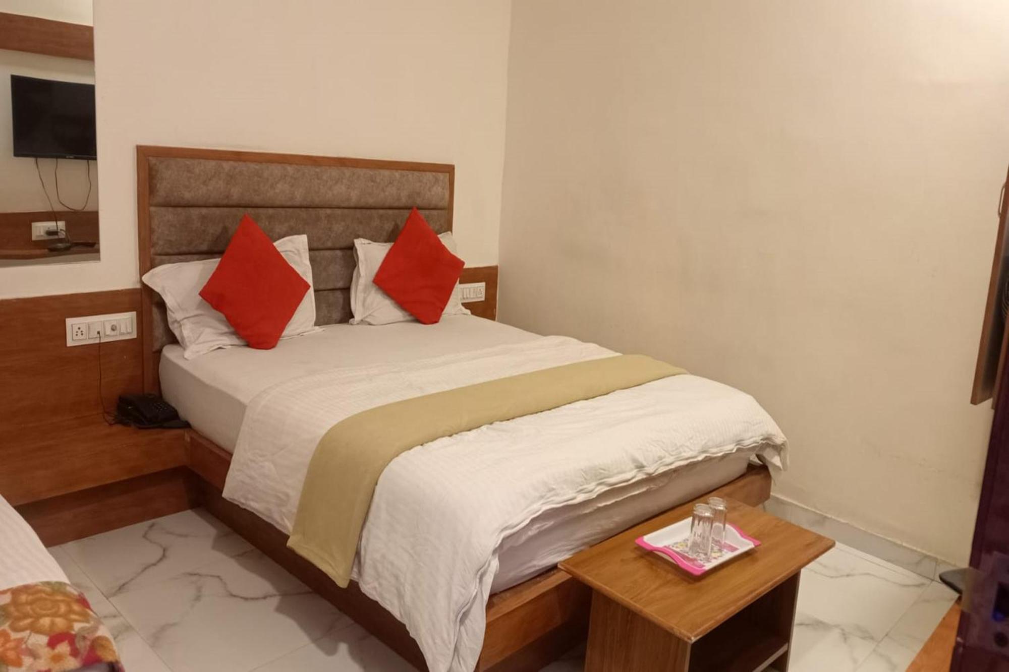 Hotel New Lake View Amhedabad Dış mekan fotoğraf