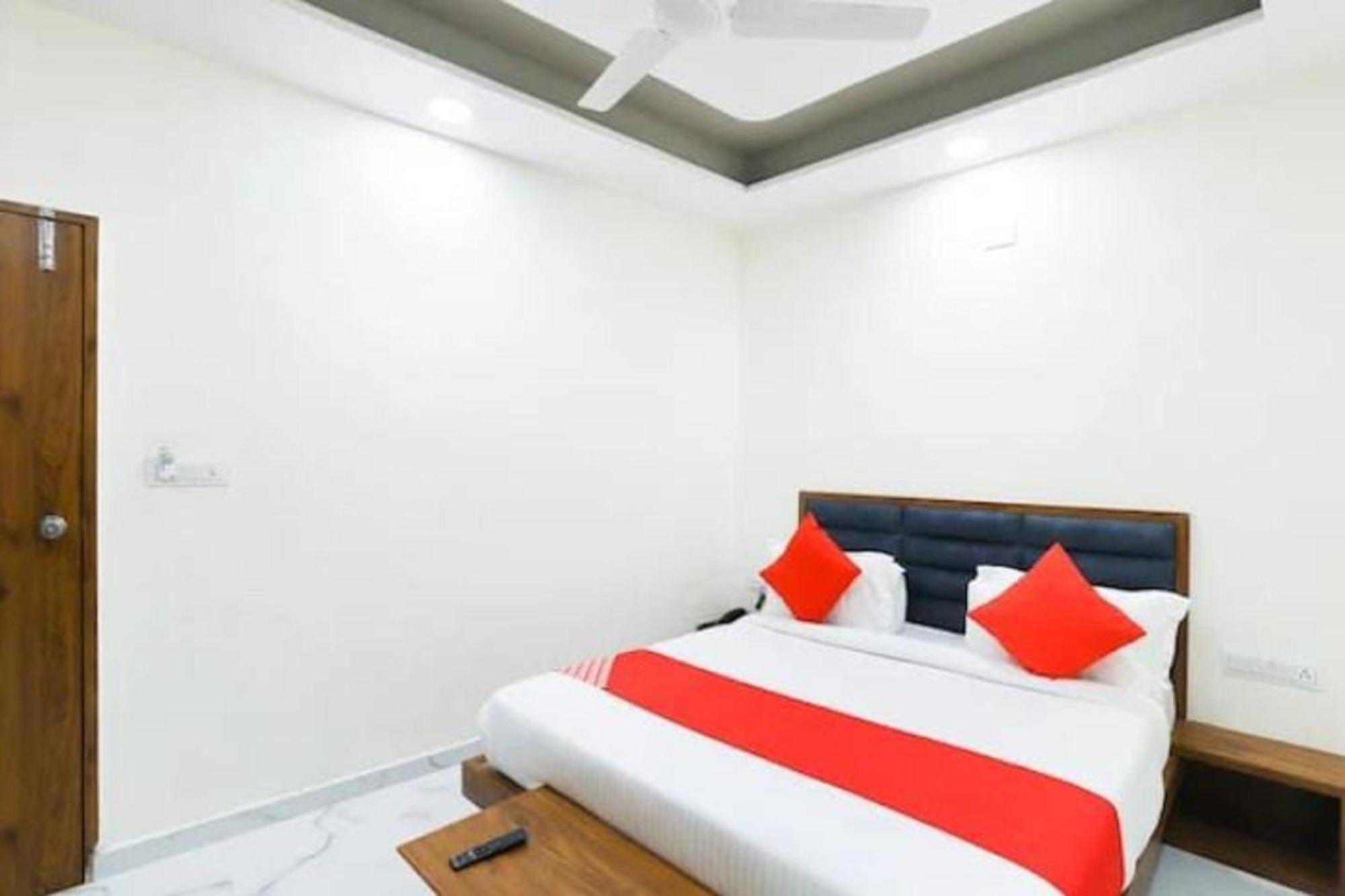 Hotel New Lake View Amhedabad Dış mekan fotoğraf