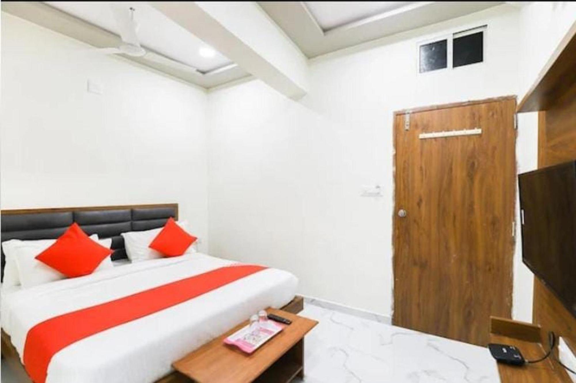 Hotel New Lake View Amhedabad Dış mekan fotoğraf